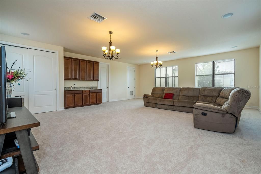 For Sale: $1,599,000 (4 beds, 3 baths, 4460 Square Feet)