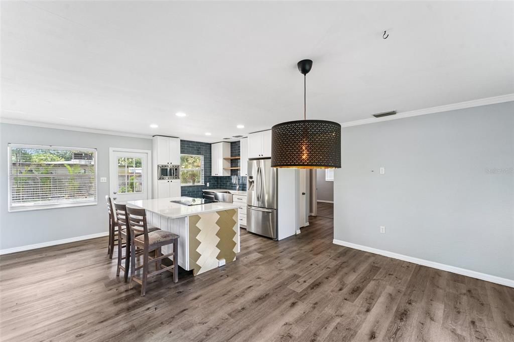 待售: $450,000 (3 贝兹, 2 浴室, 1410 平方英尺)