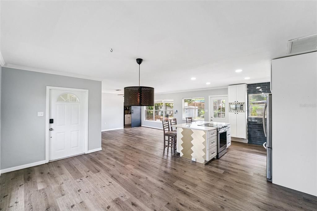 待售: $450,000 (3 贝兹, 2 浴室, 1410 平方英尺)