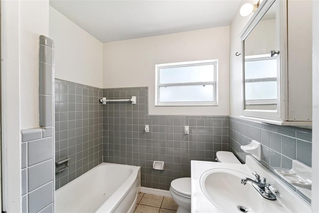 待售: $450,000 (3 贝兹, 2 浴室, 1410 平方英尺)