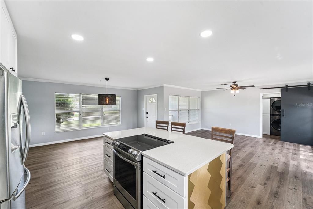 待售: $450,000 (3 贝兹, 2 浴室, 1410 平方英尺)