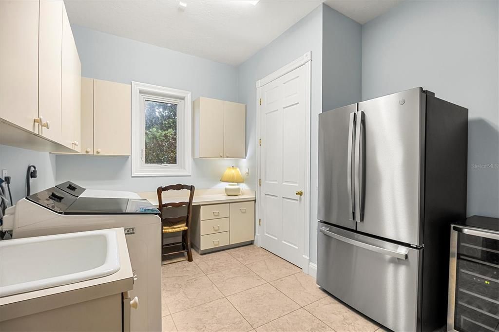 For Sale: $2,850,000 (3 beds, 2 baths, 4025 Square Feet)