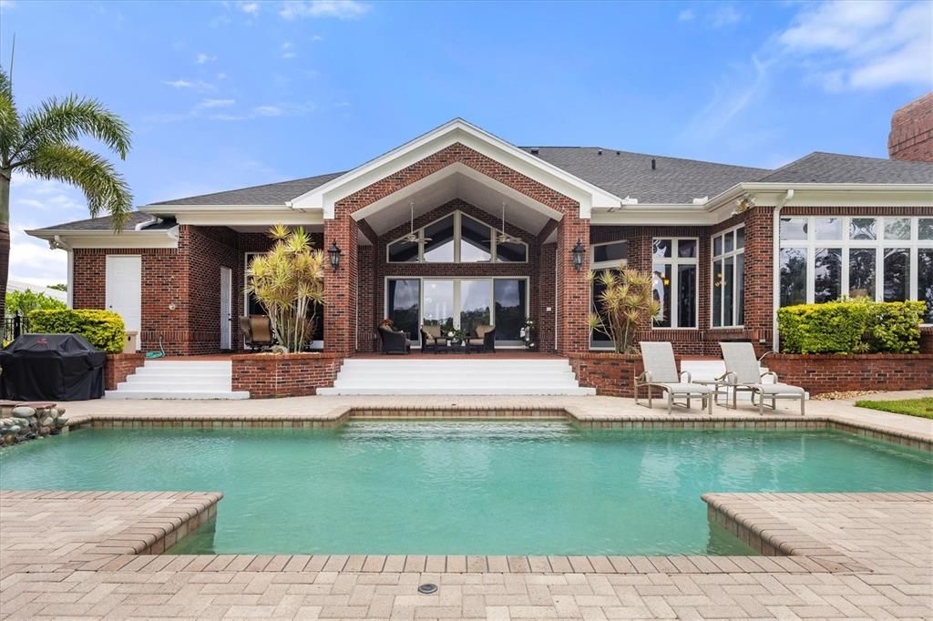 For Sale: $2,850,000 (3 beds, 2 baths, 4025 Square Feet)