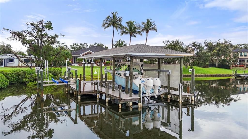 For Sale: $2,850,000 (3 beds, 2 baths, 4025 Square Feet)