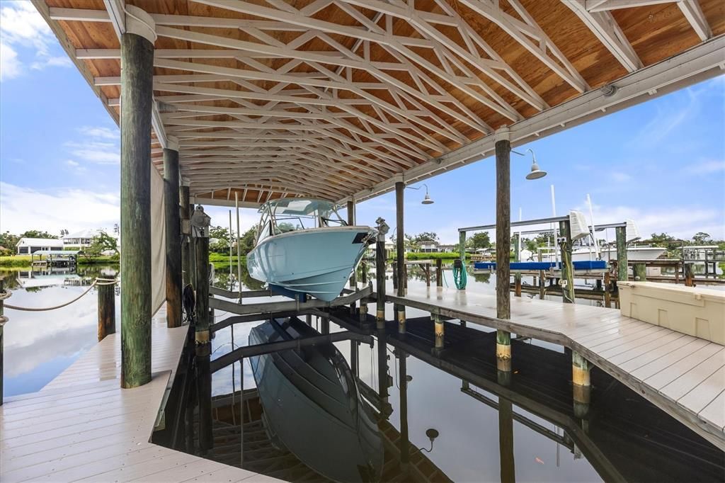 For Sale: $2,850,000 (3 beds, 2 baths, 4025 Square Feet)