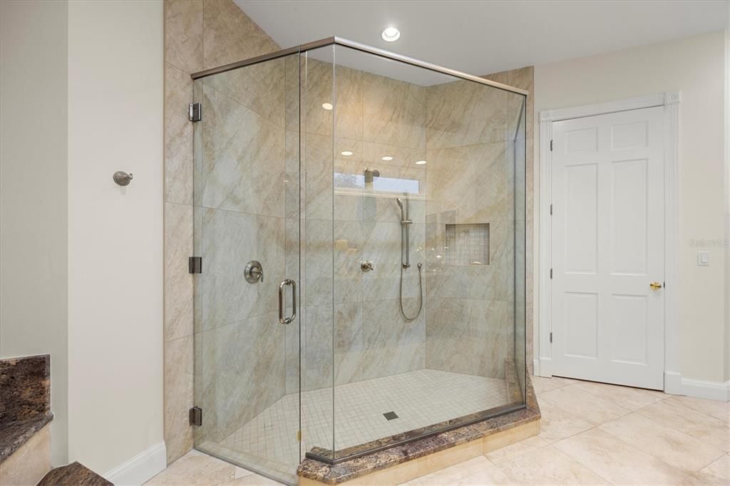 For Sale: $2,850,000 (3 beds, 2 baths, 4025 Square Feet)