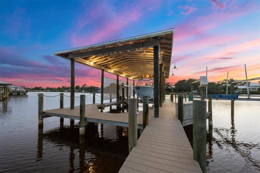 For Sale: $2,850,000 (3 beds, 2 baths, 4025 Square Feet)