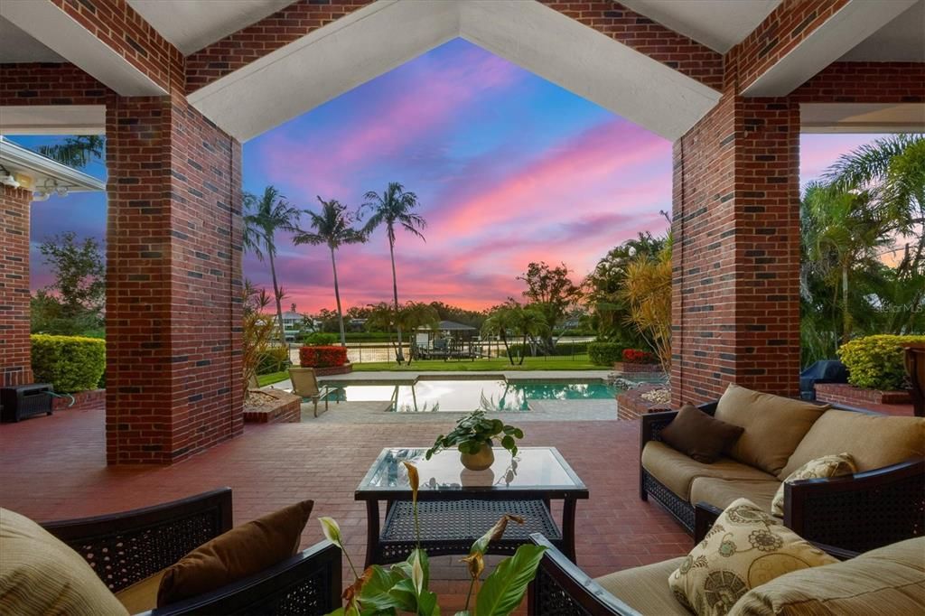 For Sale: $2,850,000 (3 beds, 2 baths, 4025 Square Feet)