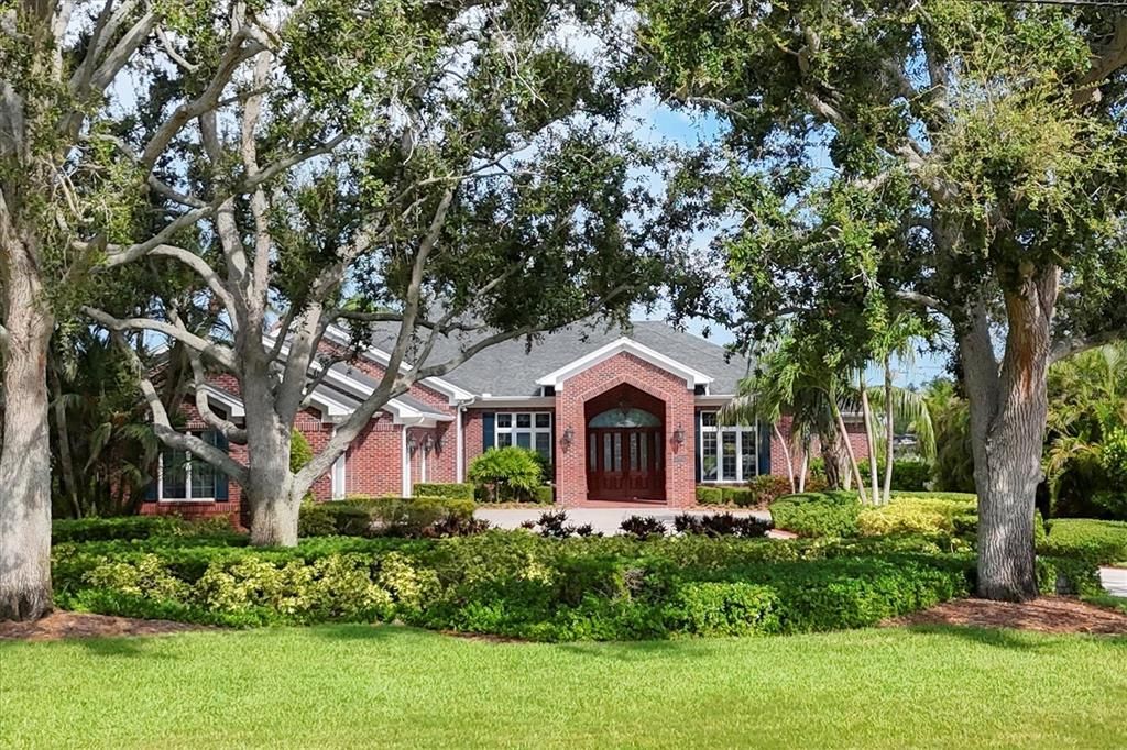 For Sale: $2,850,000 (3 beds, 2 baths, 4025 Square Feet)