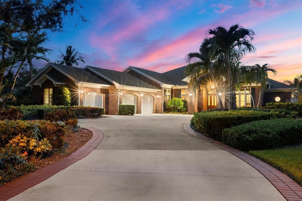 For Sale: $2,850,000 (3 beds, 2 baths, 4025 Square Feet)