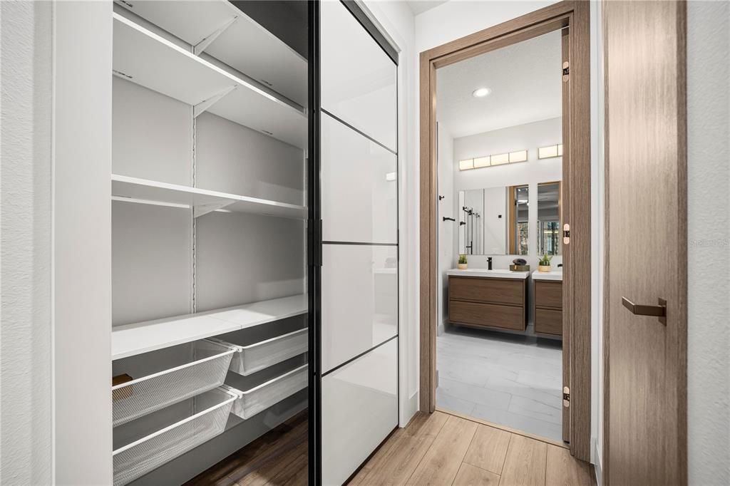 En Venta: $669,000 (3 camas, 2 baños, 1831 Pies cuadrados)