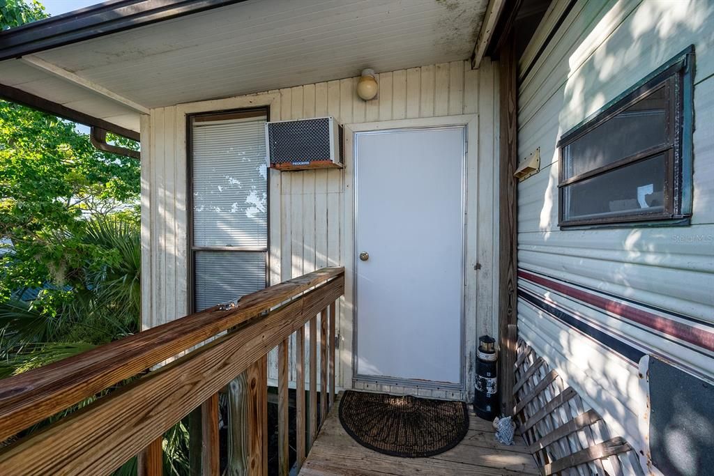 For Sale: $175,000 (1 beds, 1 baths, 360 Square Feet)