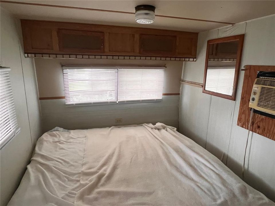 For Sale: $175,000 (1 beds, 1 baths, 360 Square Feet)