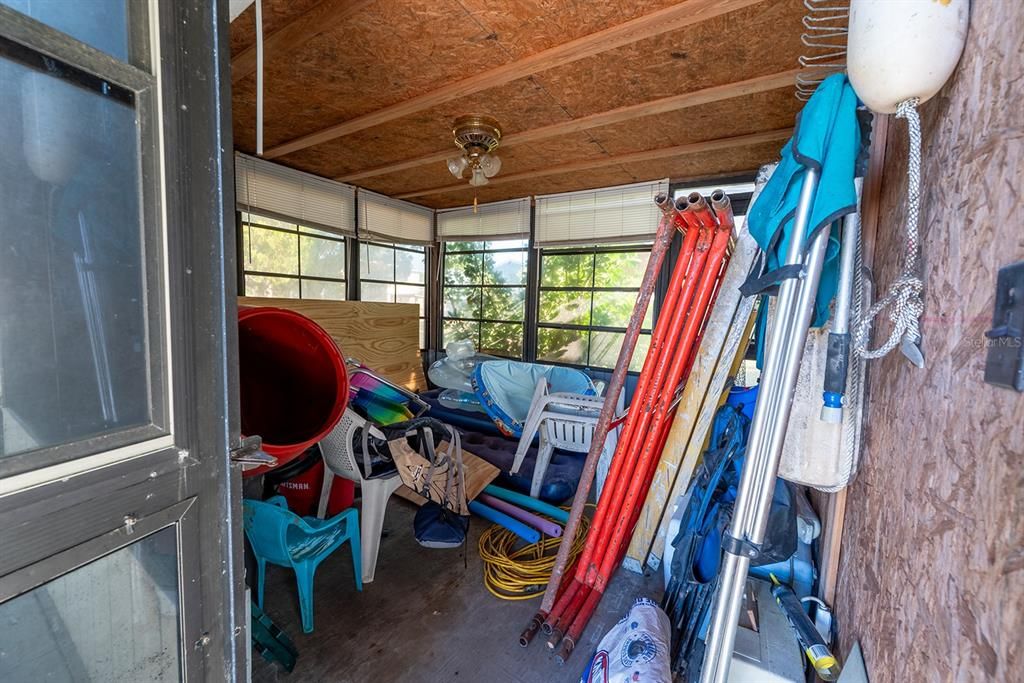 For Sale: $175,000 (1 beds, 1 baths, 360 Square Feet)