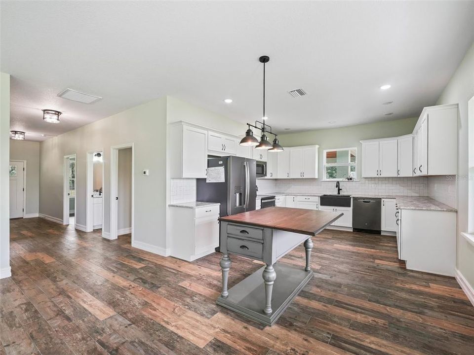 For Sale: $1,290,000 (2 beds, 2 baths, 1440 Square Feet)