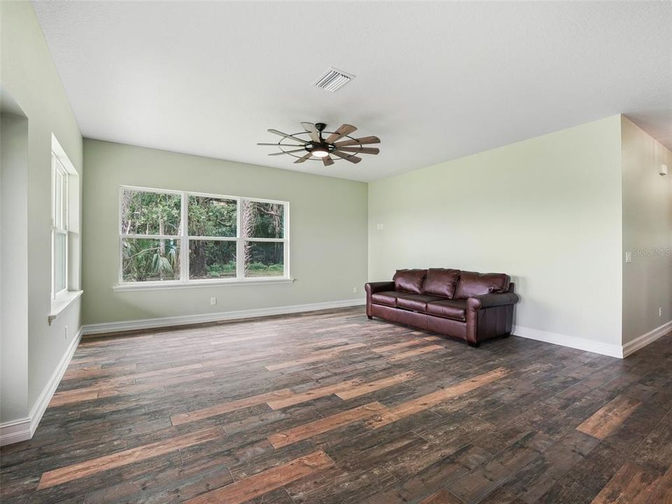 For Sale: $1,290,000 (2 beds, 2 baths, 1440 Square Feet)