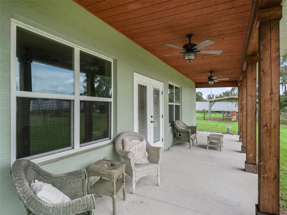 For Sale: $1,290,000 (2 beds, 2 baths, 1440 Square Feet)
