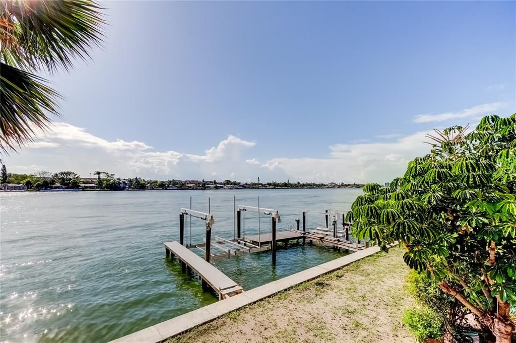 На продажу: $800,000 (2 спален, 3 ванн, 1520 Квадратных фут)