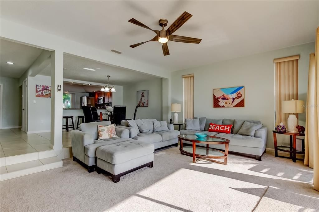 На продажу: $800,000 (2 спален, 3 ванн, 1520 Квадратных фут)