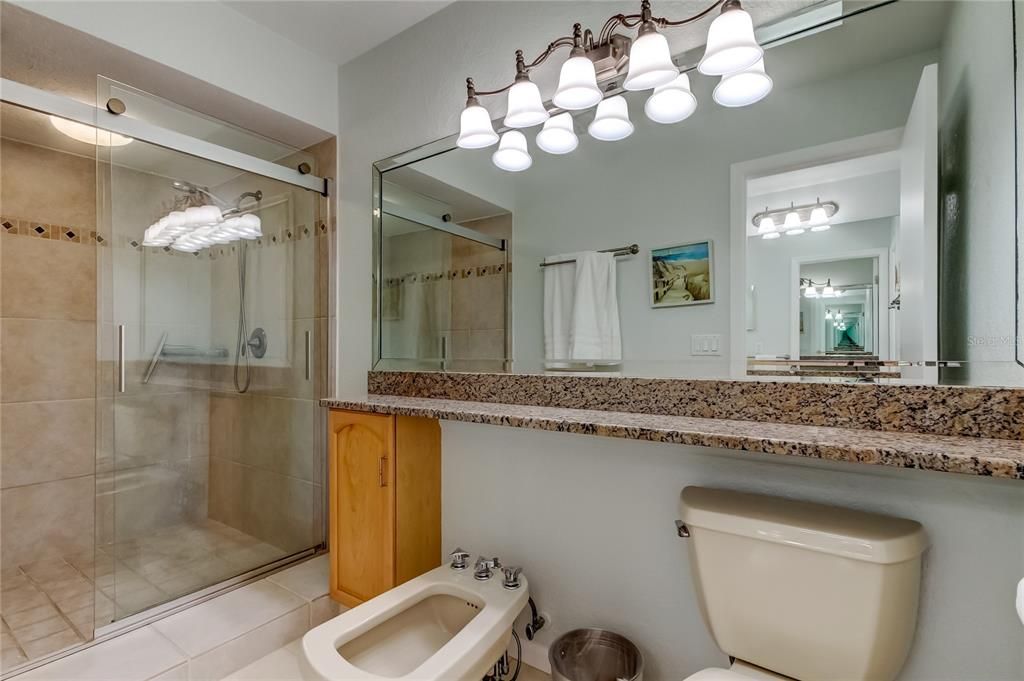 На продажу: $800,000 (2 спален, 3 ванн, 1520 Квадратных фут)