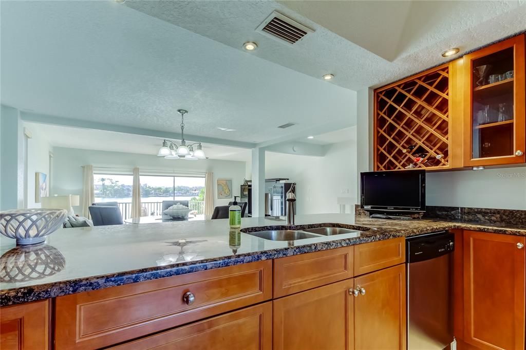 На продажу: $800,000 (2 спален, 3 ванн, 1520 Квадратных фут)