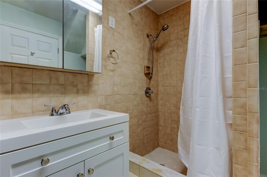 На продажу: $800,000 (2 спален, 3 ванн, 1520 Квадратных фут)