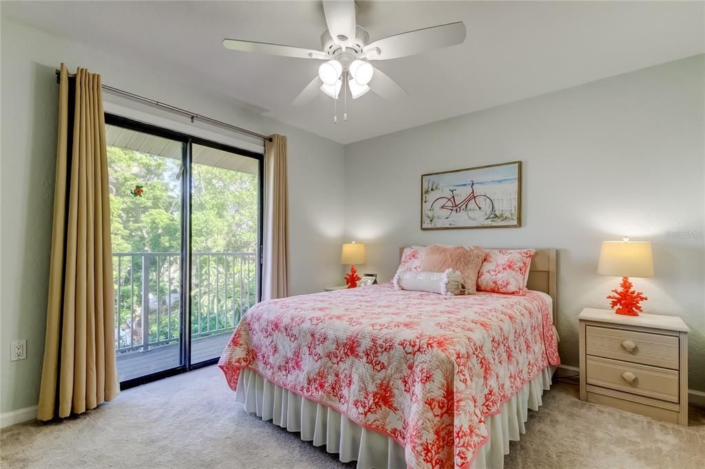 На продажу: $800,000 (2 спален, 3 ванн, 1520 Квадратных фут)