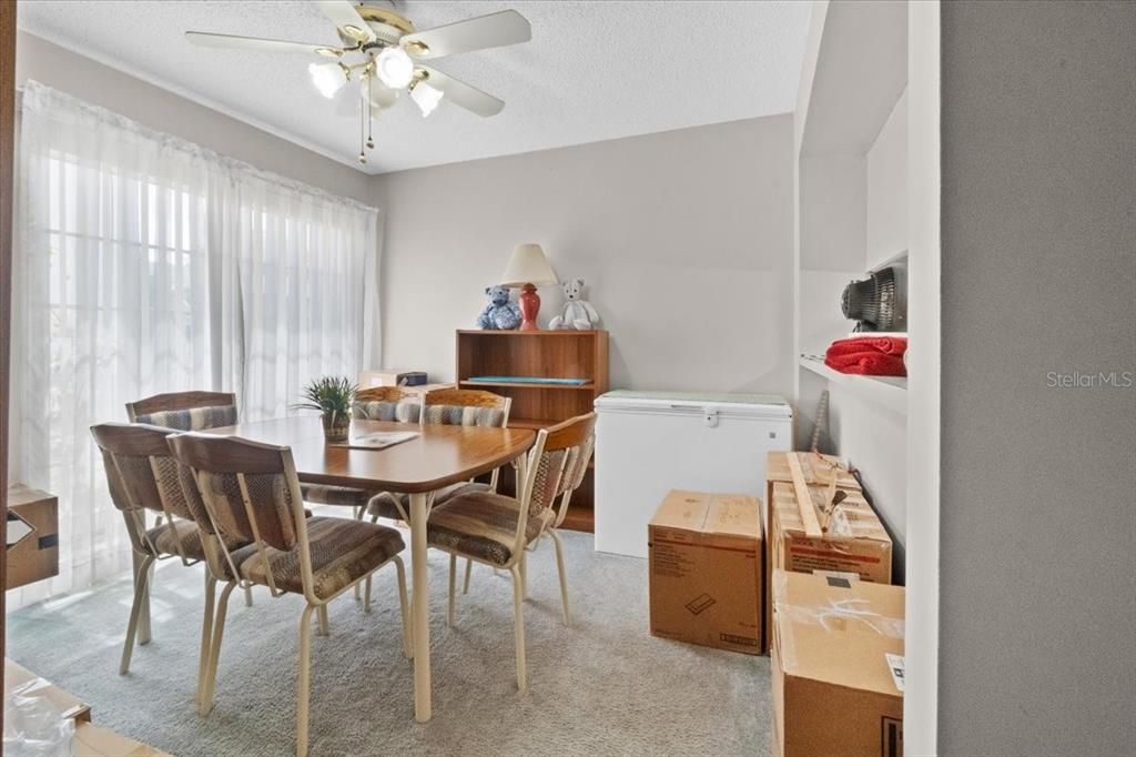 合同活跃: $100,000 (3 贝兹, 2 浴室, 1274 平方英尺)