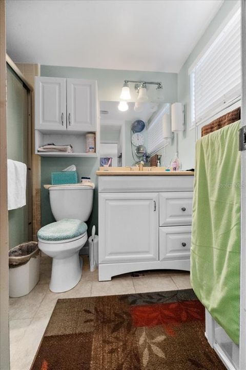 合同活跃: $100,000 (3 贝兹, 2 浴室, 1274 平方英尺)