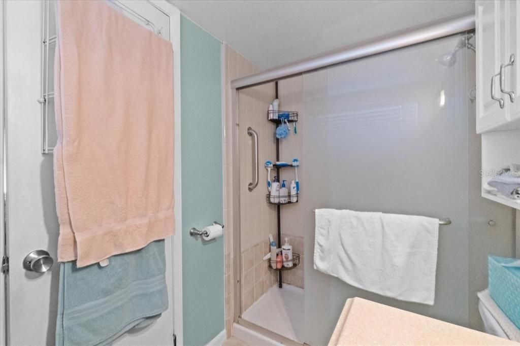 合同活跃: $100,000 (3 贝兹, 2 浴室, 1274 平方英尺)