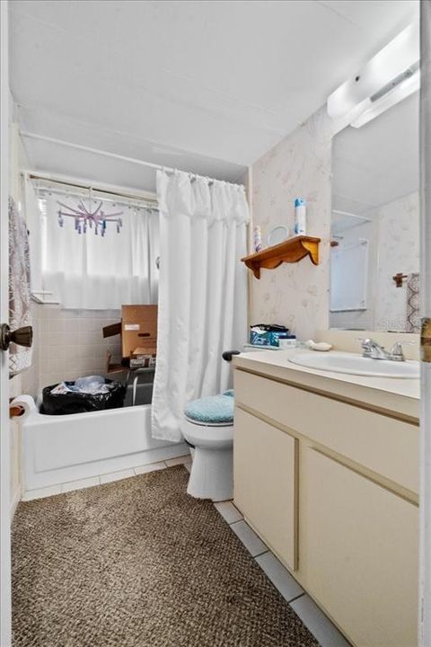 合同活跃: $100,000 (3 贝兹, 2 浴室, 1274 平方英尺)