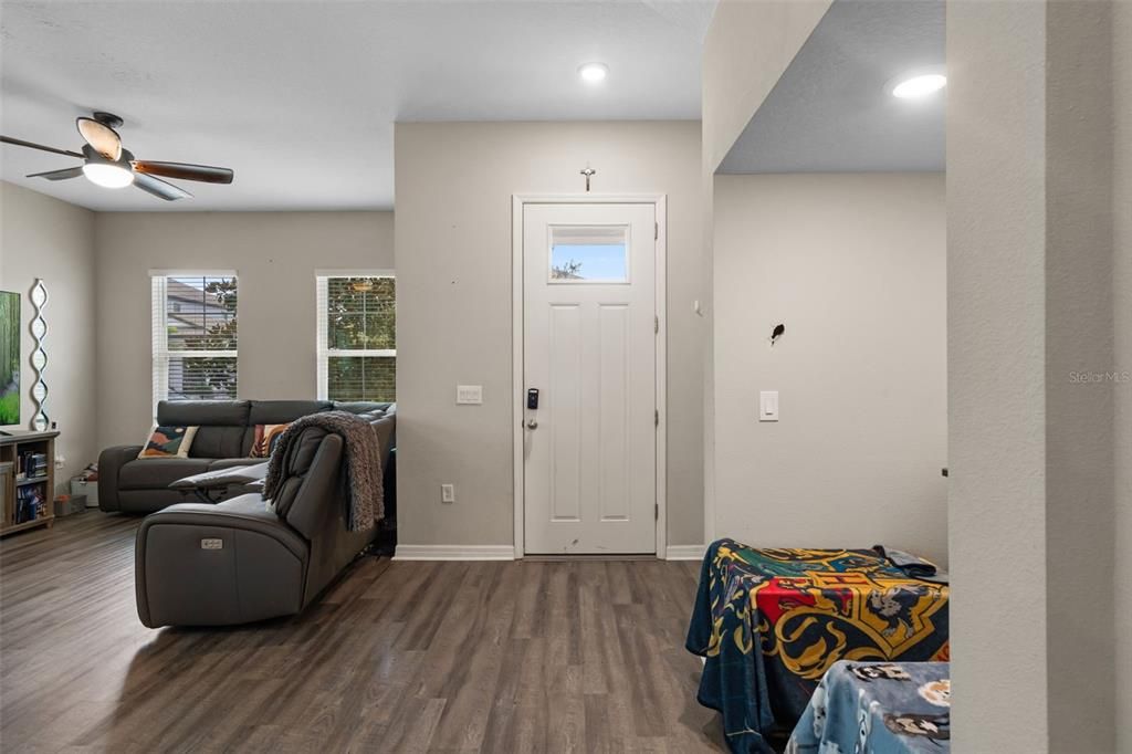 На продажу: $525,000 (4 спален, 2 ванн, 2204 Квадратных фут)