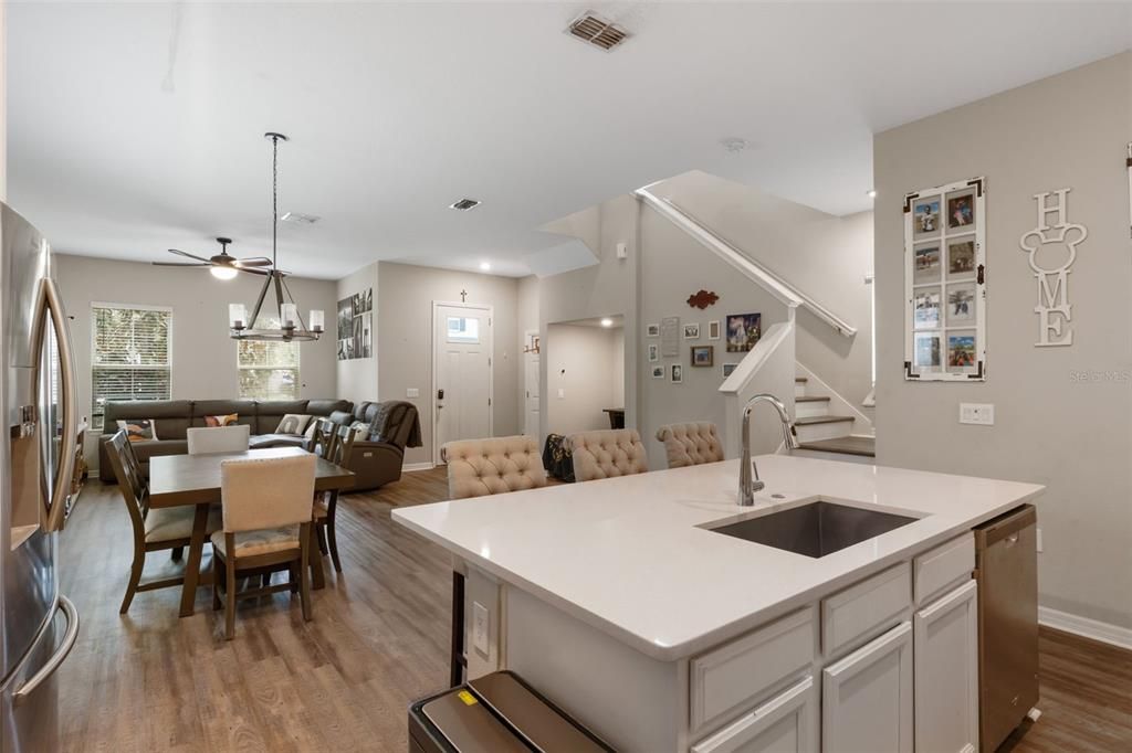 На продажу: $525,000 (4 спален, 2 ванн, 2204 Квадратных фут)