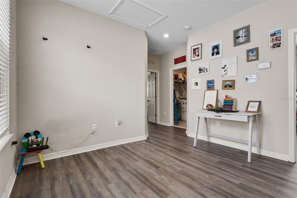 На продажу: $525,000 (4 спален, 2 ванн, 2204 Квадратных фут)