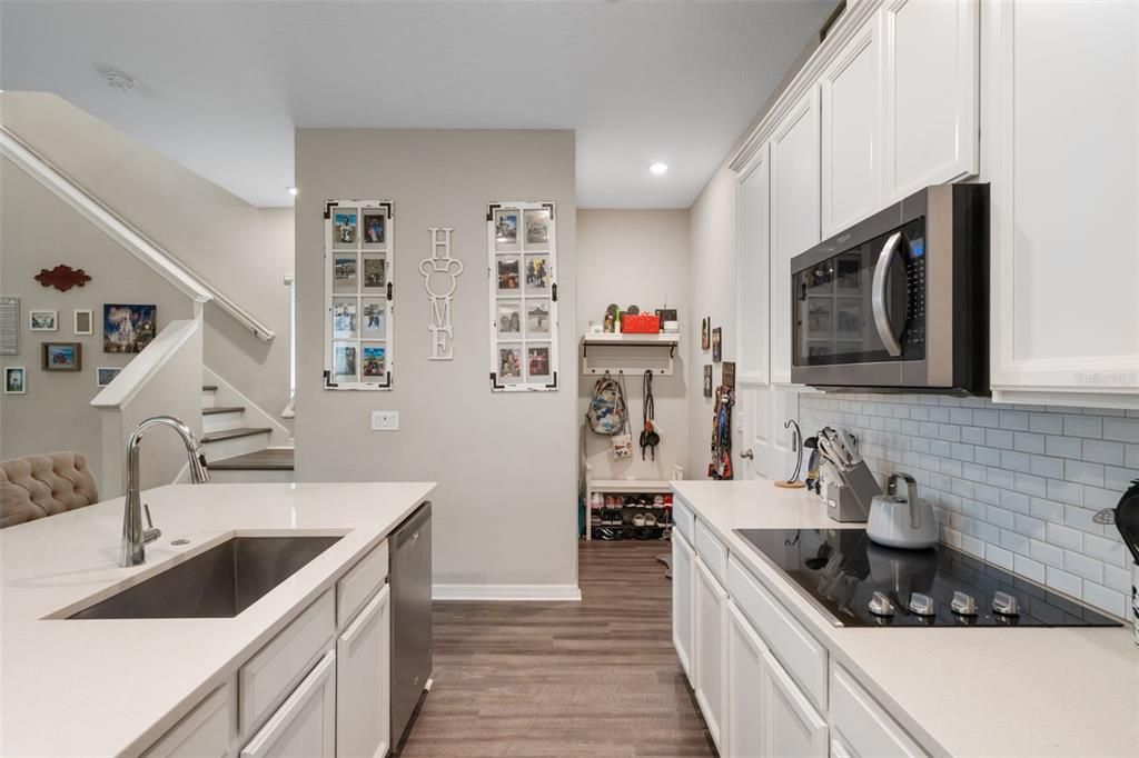 На продажу: $525,000 (4 спален, 2 ванн, 2204 Квадратных фут)