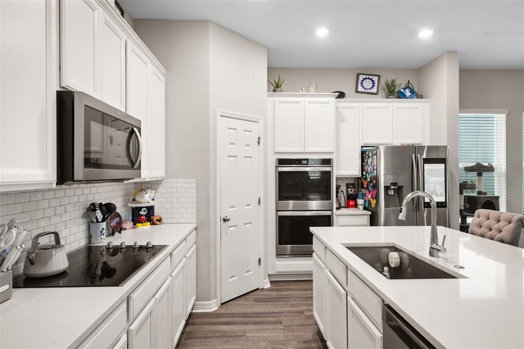 На продажу: $525,000 (4 спален, 2 ванн, 2204 Квадратных фут)