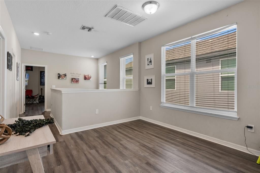 На продажу: $525,000 (4 спален, 2 ванн, 2204 Квадратных фут)