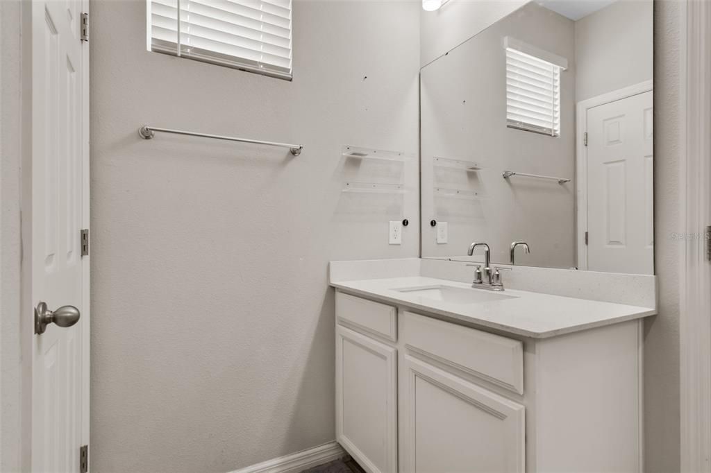 На продажу: $525,000 (4 спален, 2 ванн, 2204 Квадратных фут)