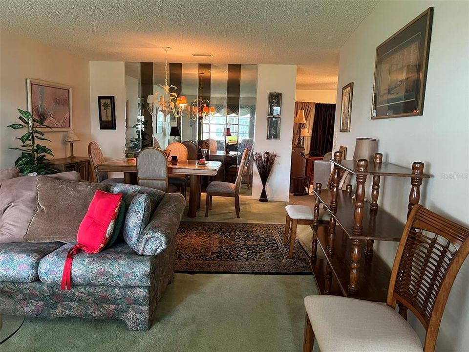 Activo con contrato: $119,900 (2 camas, 2 baños, 1369 Pies cuadrados)