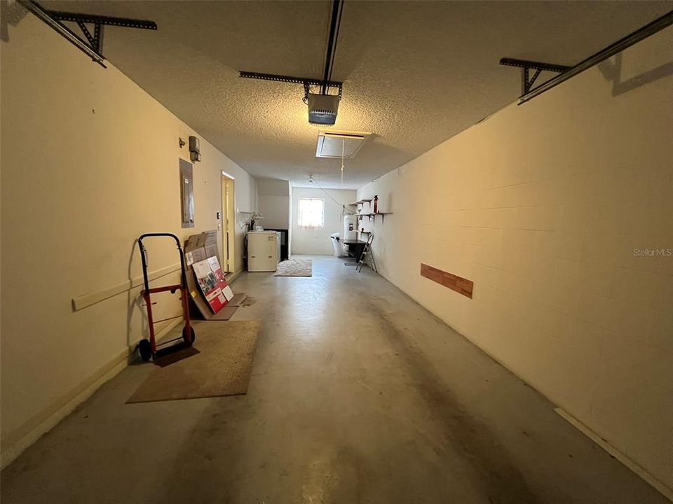 Activo con contrato: $119,900 (2 camas, 2 baños, 1369 Pies cuadrados)