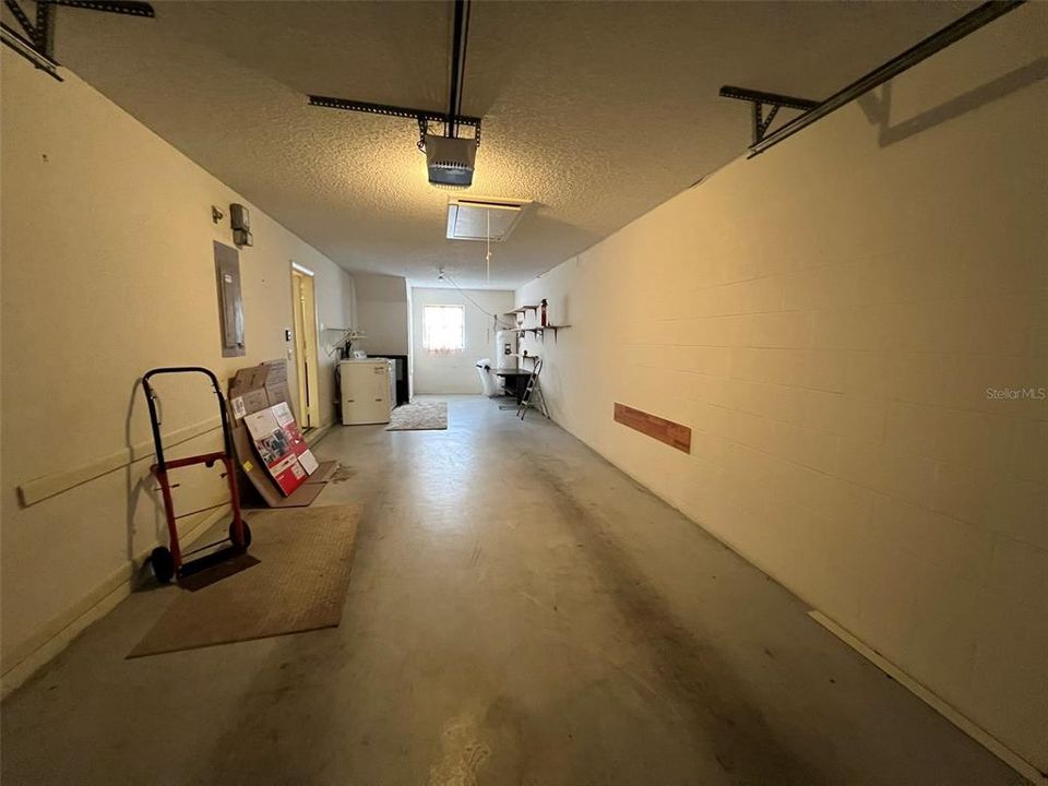 Activo con contrato: $119,900 (2 camas, 2 baños, 1369 Pies cuadrados)