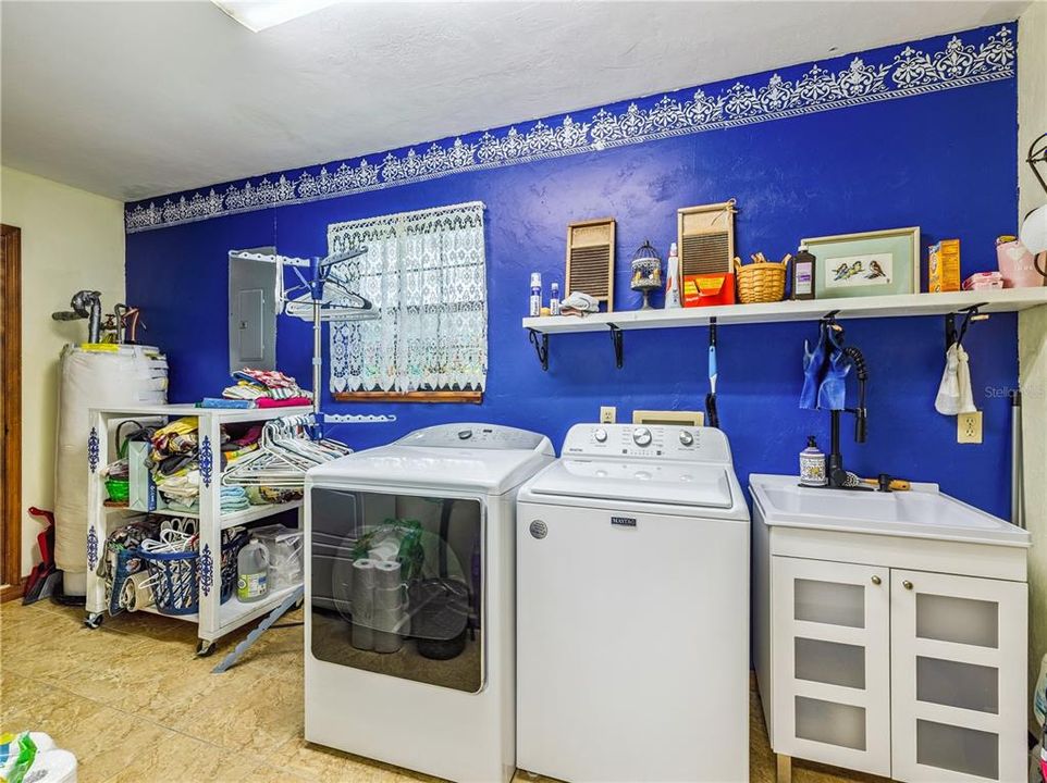 For Sale: $849,000 (3 beds, 2 baths, 3482 Square Feet)