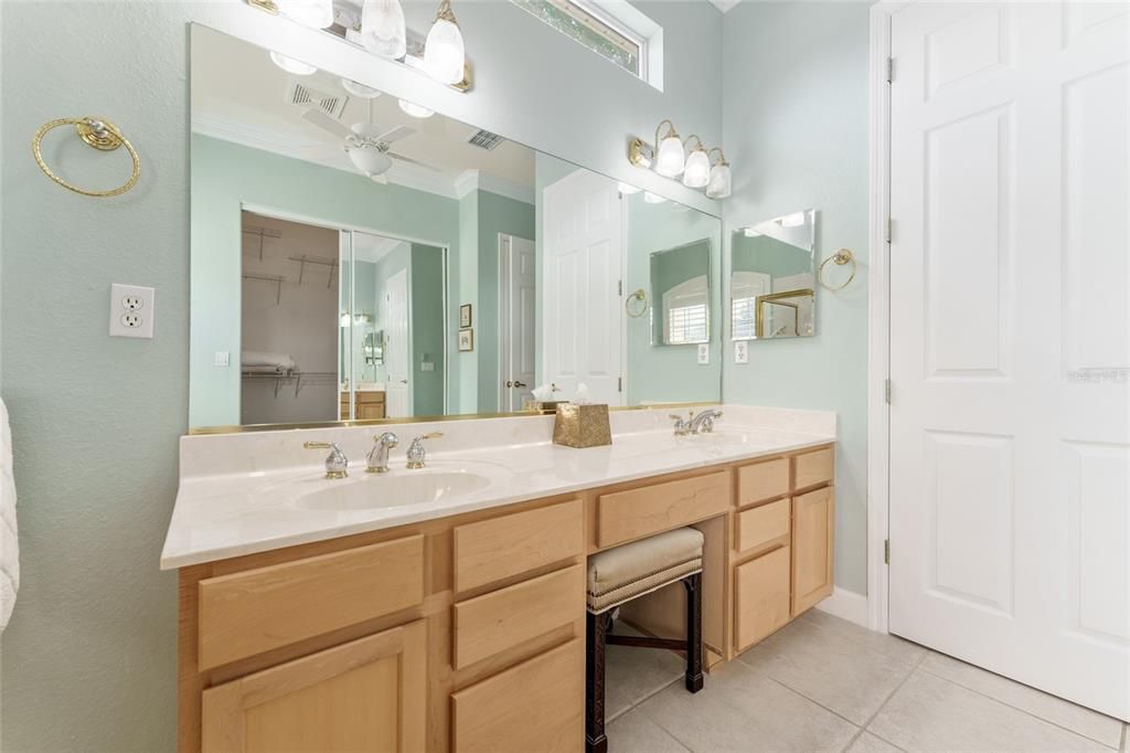 На продажу: $459,000 (2 спален, 2 ванн, 2346 Квадратных фут)