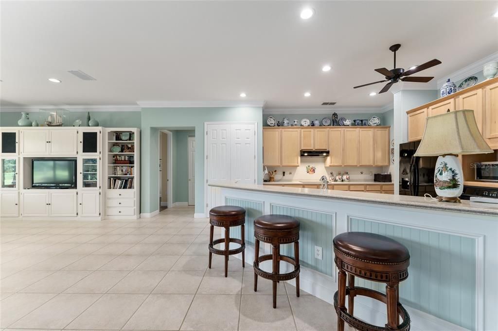 На продажу: $459,000 (2 спален, 2 ванн, 2346 Квадратных фут)