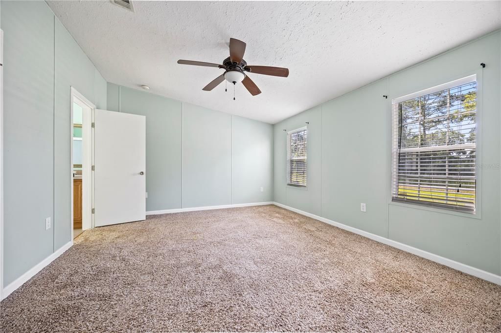 待售: $190,000 (3 贝兹, 2 浴室, 1352 平方英尺)