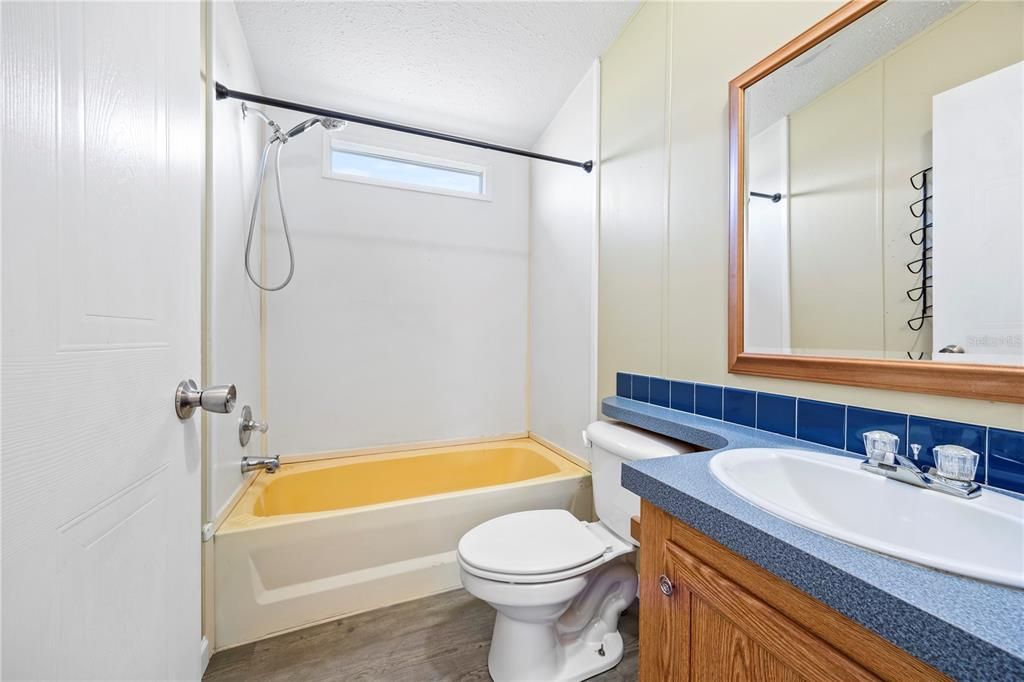 待售: $190,000 (3 贝兹, 2 浴室, 1352 平方英尺)