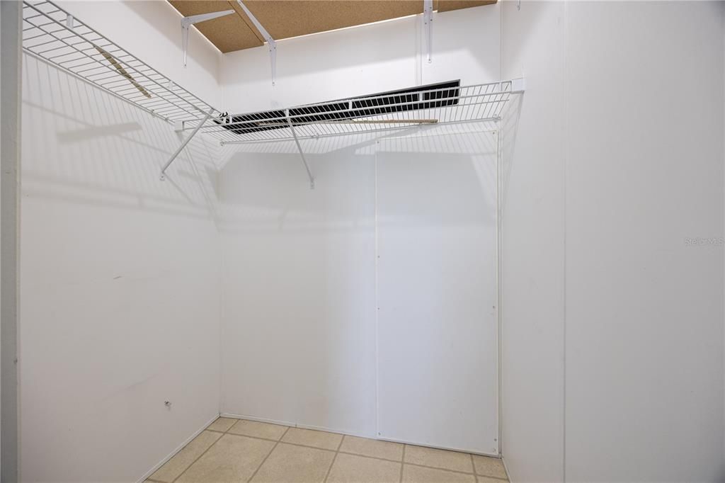 待售: $190,000 (3 贝兹, 2 浴室, 1352 平方英尺)