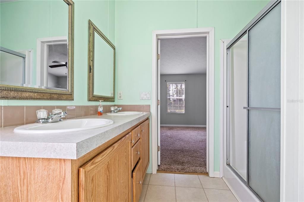 待售: $190,000 (3 贝兹, 2 浴室, 1352 平方英尺)