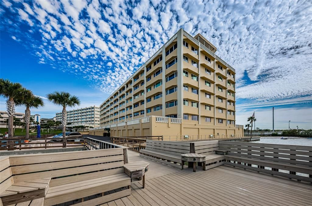 На продажу: $549,900 (2 спален, 2 ванн, 1440 Квадратных фут)