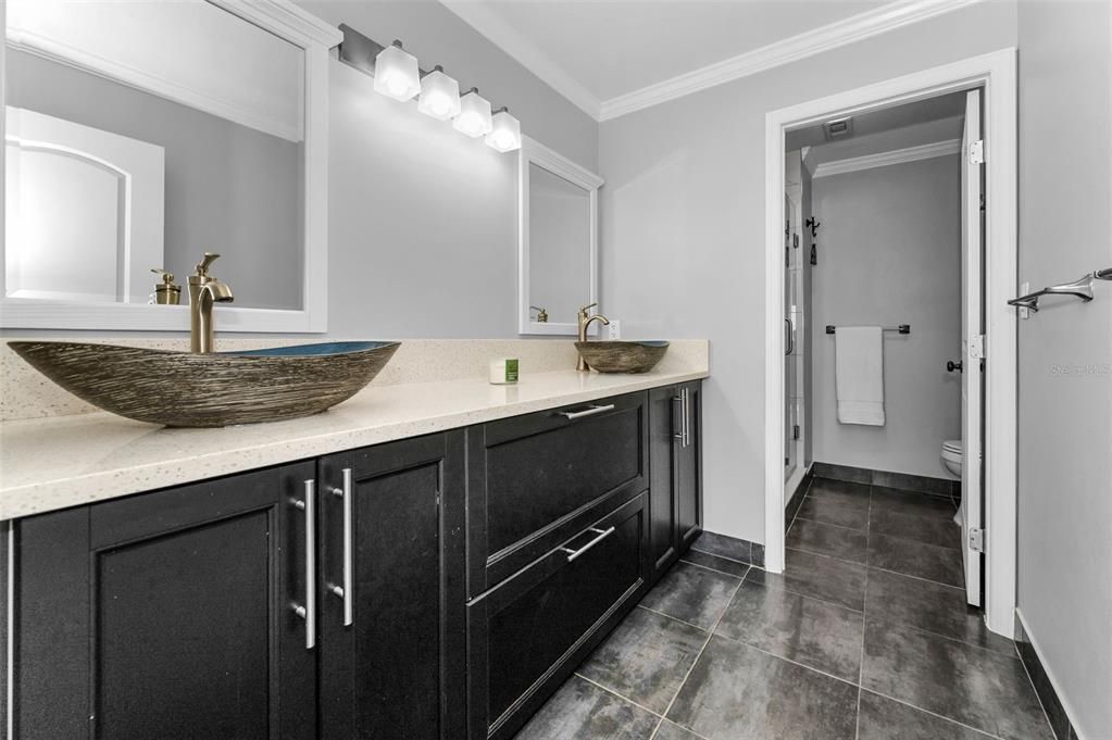 На продажу: $549,900 (2 спален, 2 ванн, 1440 Квадратных фут)